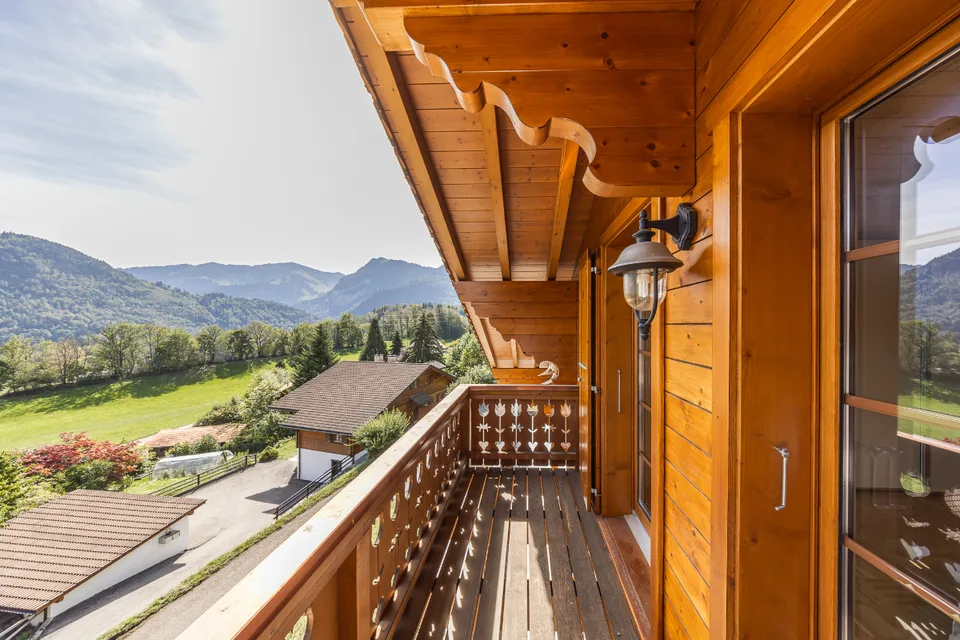 Chalet generoso in una posizione tranquilla con vista panoramica – foto 12 di 13