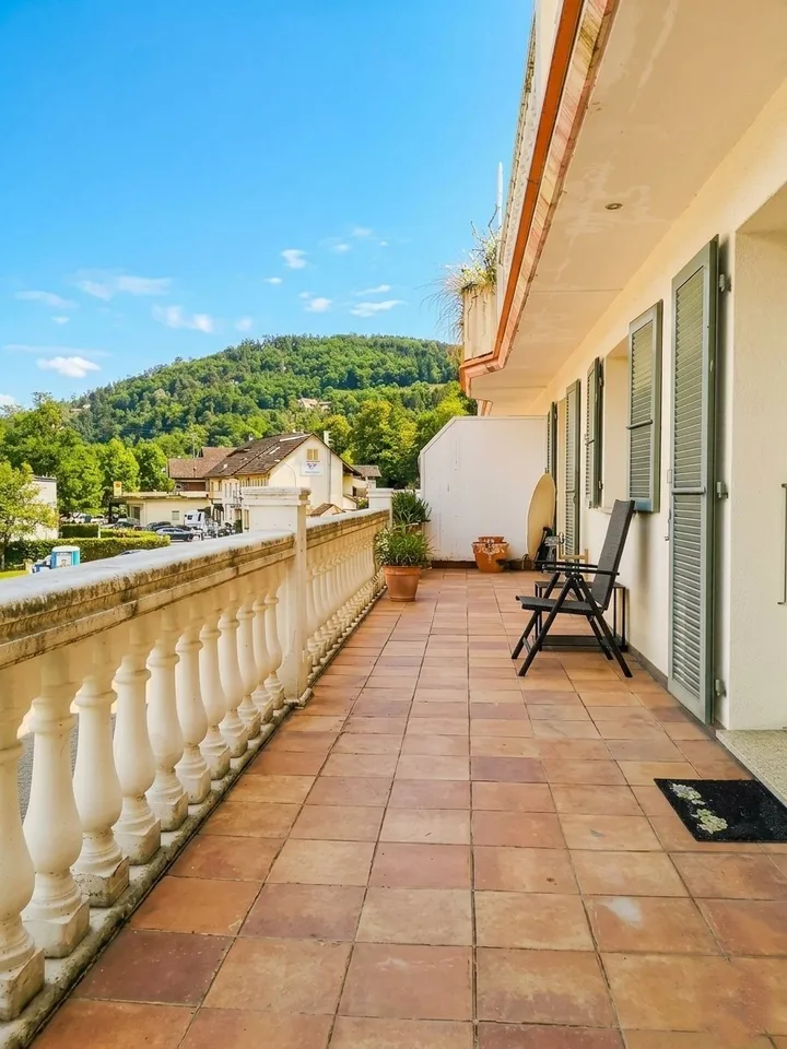 Ampio appartamento di 5,5 locali in vendita a Soyhières con grande balcone di 35m – foto 4 di 26