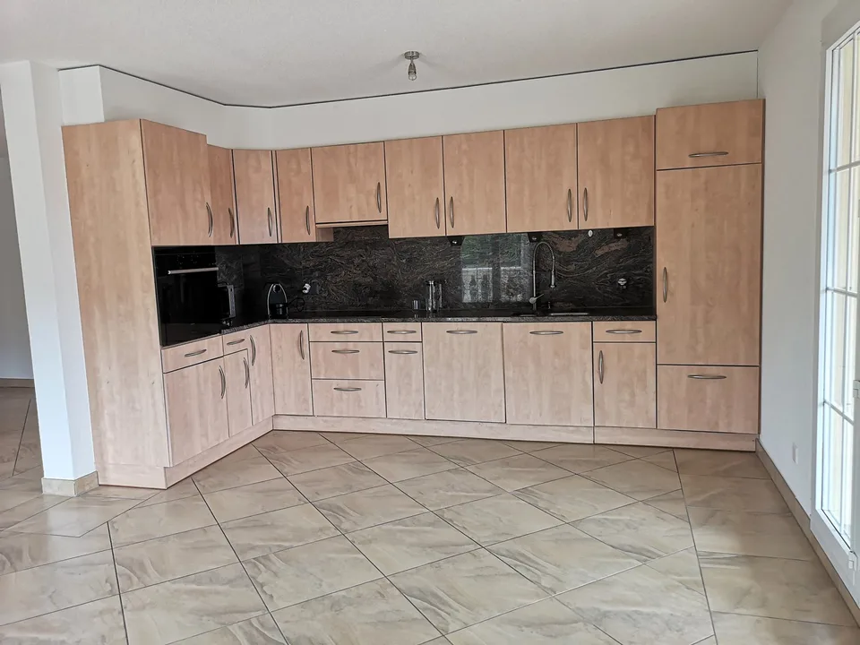 Ampio appartamento di 5,5 locali in vendita a Soyhières con grande balcone di 35m – foto 17 di 26