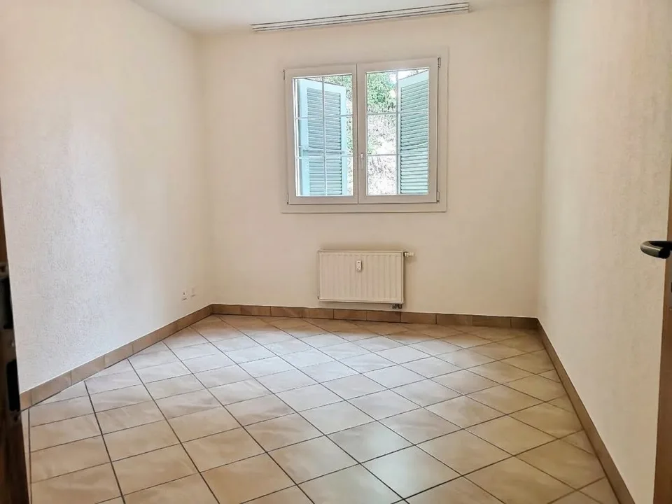 Ampio appartamento di 5,5 locali in vendita a Soyhières con grande balcone di 35m – foto 19 di 26