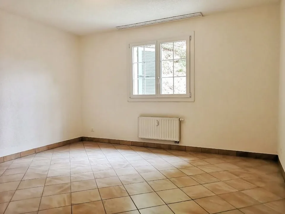 Ampio appartamento di 5,5 locali in vendita a Soyhières con grande balcone di 35m – foto 20 di 26