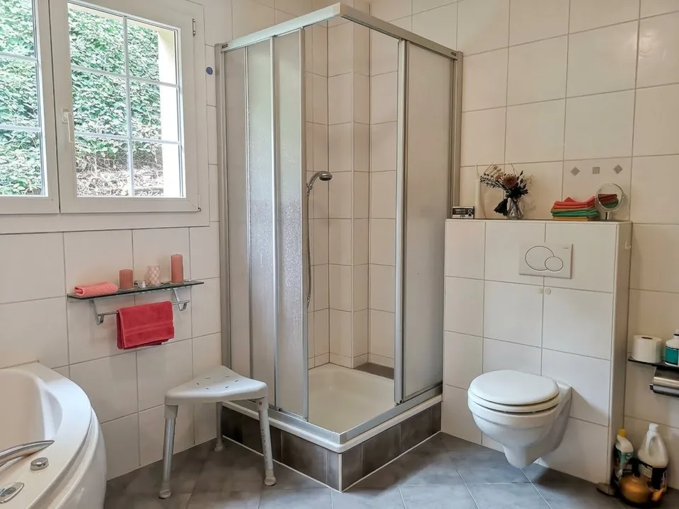 Ampio appartamento di 5,5 locali in vendita a Soyhières con grande balcone di 35m – foto 24 di 26