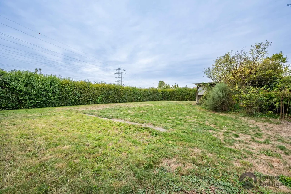 Terrain centralement situé avec potentiel – photo 4 sur 13