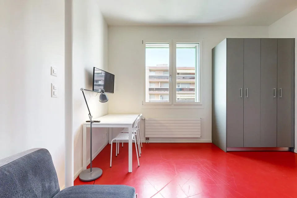 Pratico e arredato - buon TL CHF 300.00 offerto! – foto 2 di 9