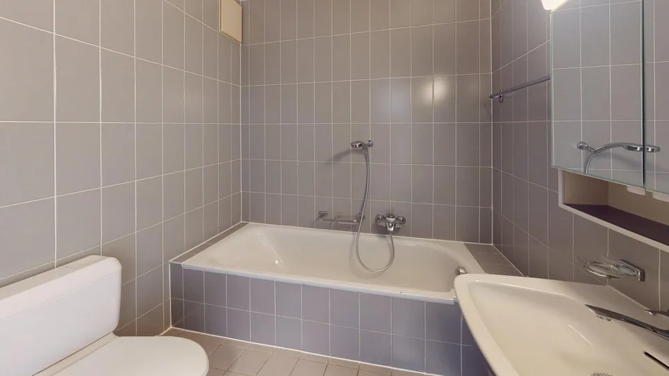 Ampi spazi e doppi servizi in posizione strategica e ben servita – foto 8 di 8