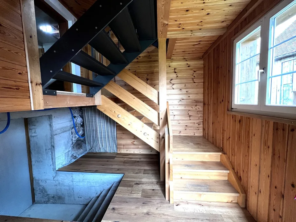 Grosszügiges Doppelhaus mit Scheune und weitläufigem Umschwung zu verk – Foto 11 von 13