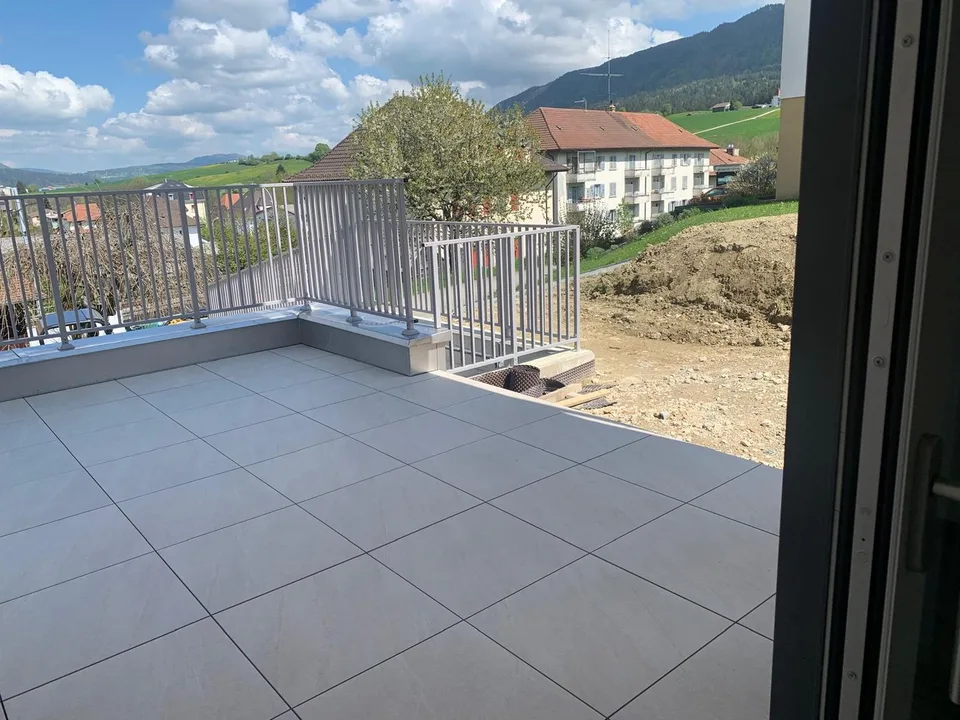 Neue 4-Zimmer-Wohnung mit Balkon in Tavannes – Foto 8 von 9