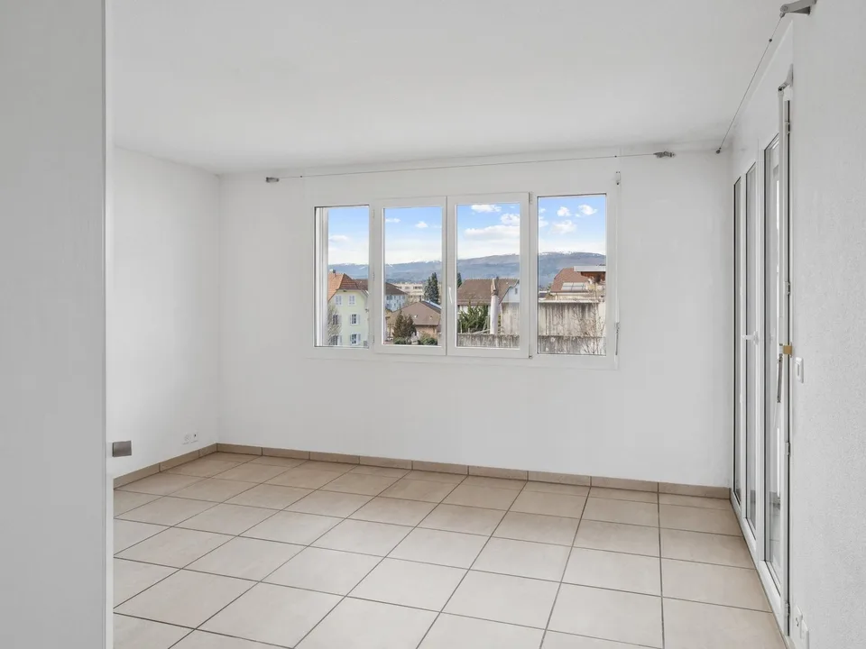Appartamento di 4.5 locali con 102 m², 15.7 m² loggia & stufa svedese – vivere con comfort a Lyss – foto 6 di 10