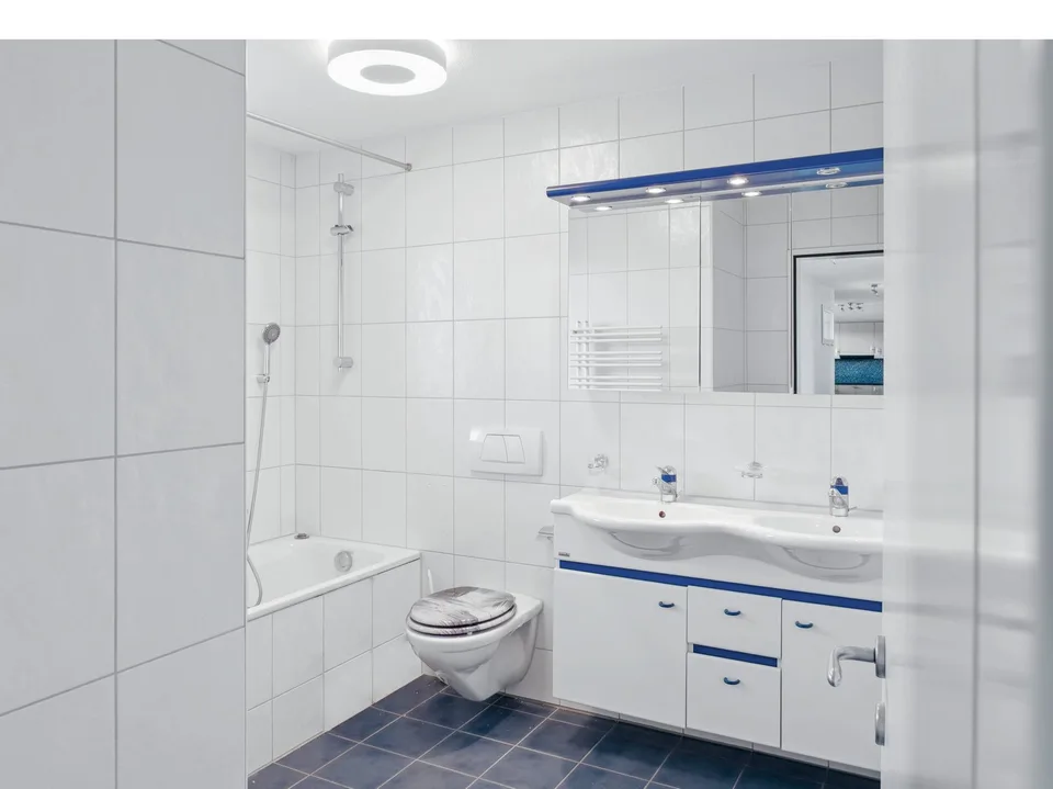 Appartamento di 4.5 locali con 102 m², 15.7 m² loggia & stufa svedese – vivere con comfort a Lyss – foto 7 di 10