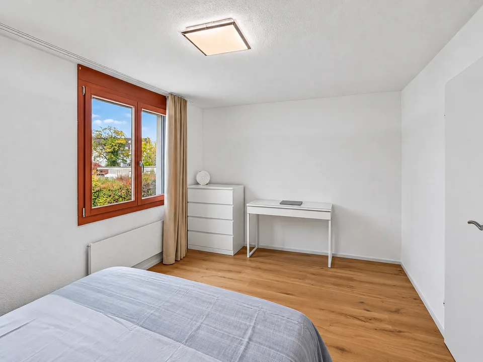 Familienglück mit Garten & Pool - modernisiertes, 4.5-Zimmer-Reihenhaus – Foto 11 von 16