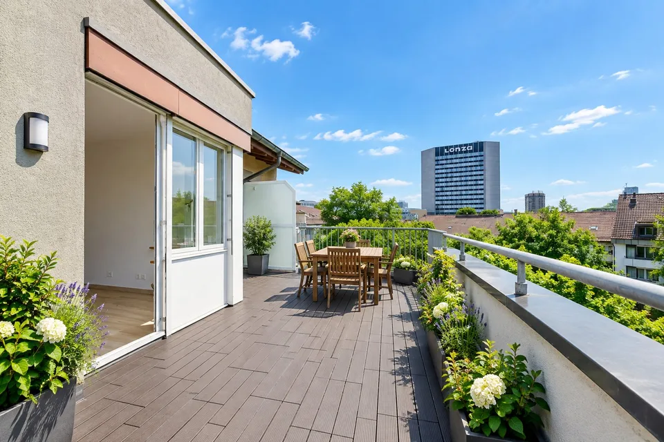Wohnen über Basel: Renovierte 2.5-Zimmer-Wohnung mit Terrasse – Foto 19 von 25