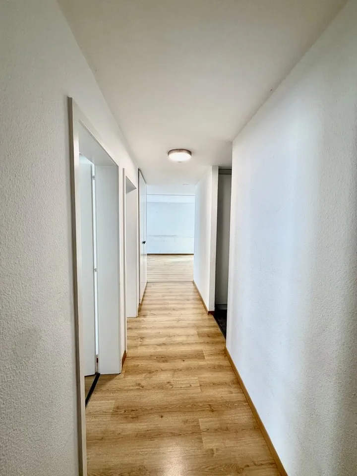 4.5 Zimmerwohnung im 1. Stockwerk in Kerzers – foto 6 di 8