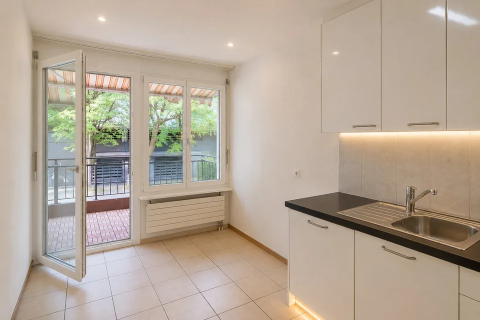 Renovierte 3.5-Zimmer-Wohnung in Basel mit Privatgarten – Foto 3 von 18