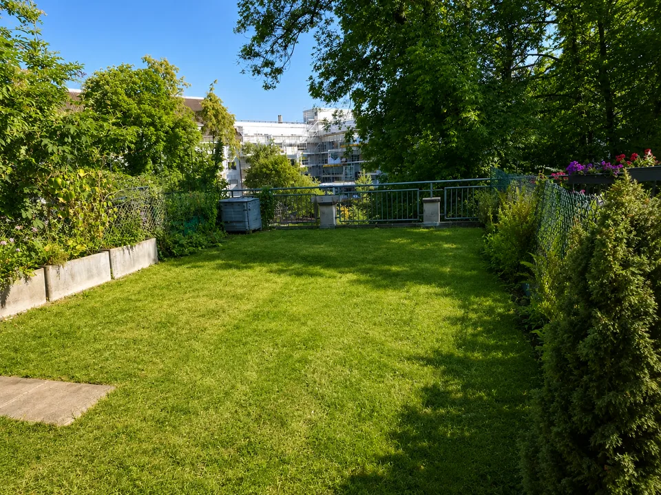 Renovierte 3.5-Zimmer-Wohnung in Basel mit Privatgarten – Foto 2 von 18