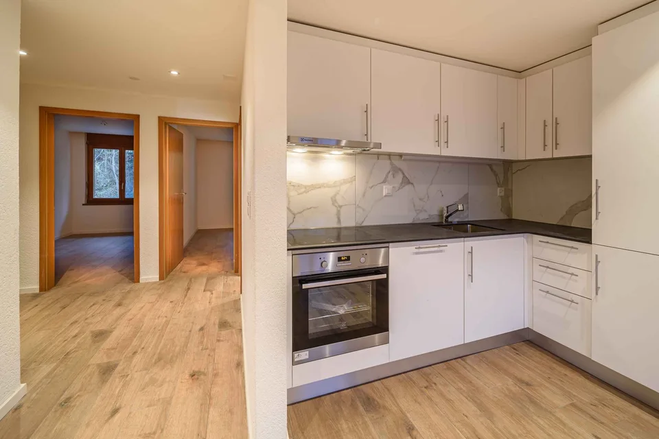 Renovierte 3.5-Zimmer-Wohnung in Oensingen mit Balkon – Foto 2 von 16