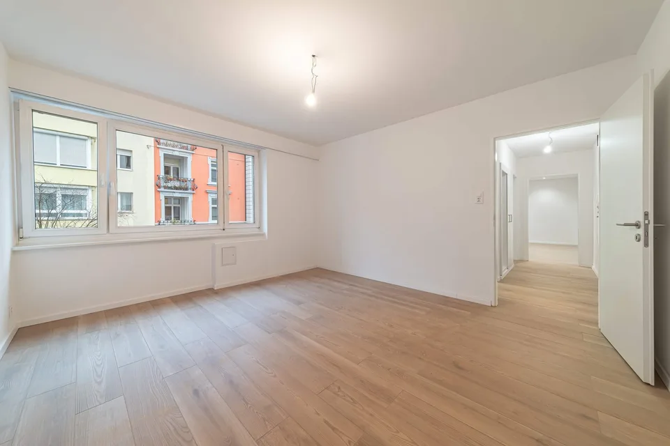 Renovierte 2.5-Zimmer-Wohnung mit Balkon an der Laufenstrasse in Basel – Foto 13 von 15