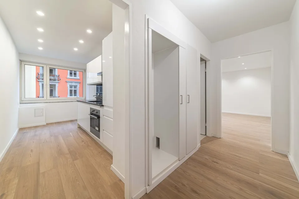 Renovierte 2.5-Zimmer-Wohnung mit Balkon an der Laufenstrasse in Basel – Foto 11 von 15