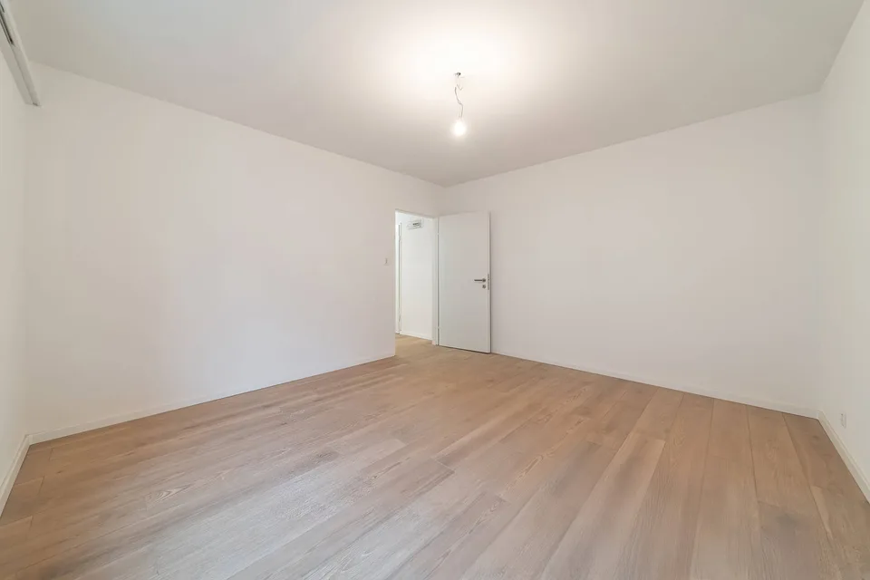 Renovierte 2.5-Zimmer-Wohnung mit Balkon an der Laufenstrasse in Basel – Foto 6 von 15