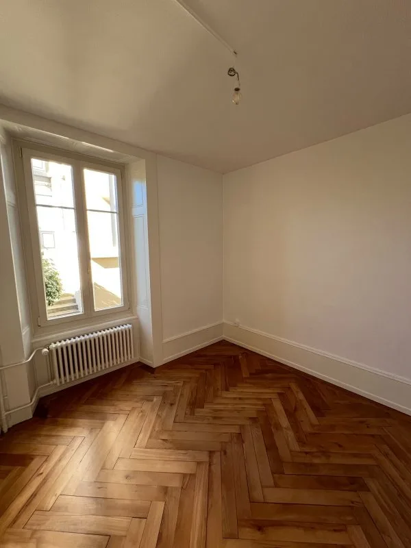 01544 - 4-Zimmer-Wohnung - Comba-Borel 3 - NEUCHATEL – Foto 5 von 8