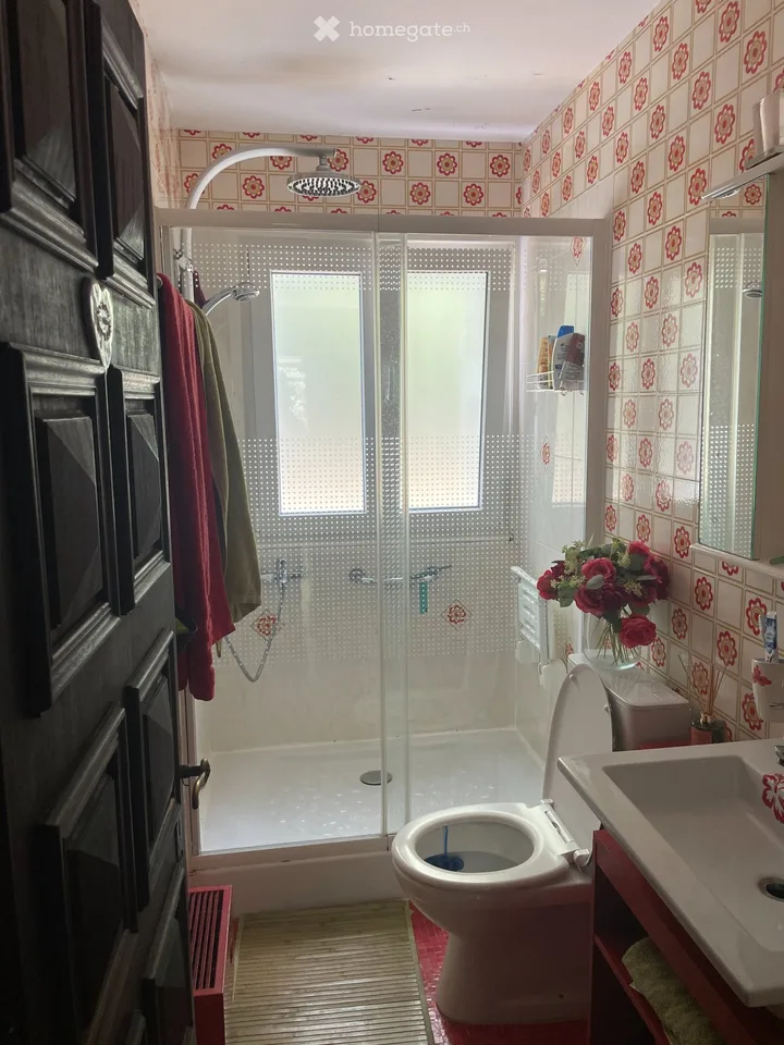 Zimmer in einem Einfamilienhaus – Foto 3 von 4
