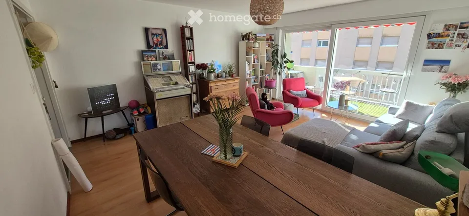 Helles 3.5-Zimmer-Wohnung zur Renovierung ab 01.12.26 - Monthey – Foto 2 von 5