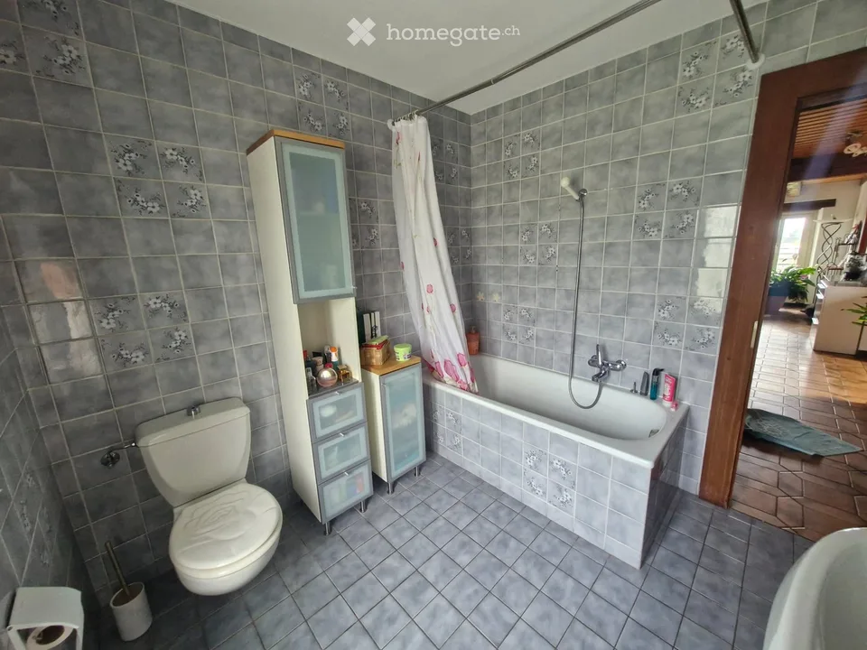 Schönes Dachgeschoss mit 4,5 Zimmern und Garten – Foto 5 von 5