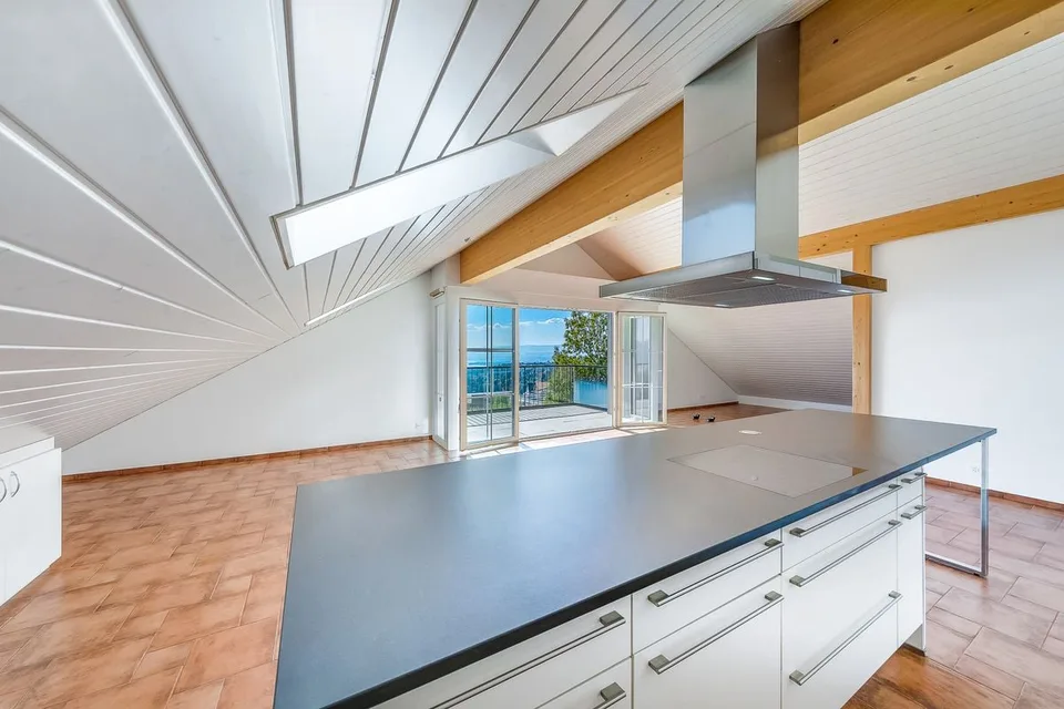 Attico con posizione tranquilla e vista splendida a Belmont-sur-Lausanne – foto 5 di 13