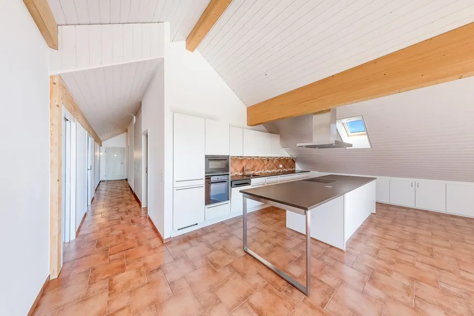 Attico con posizione tranquilla e vista splendida a Belmont-sur-Lausanne – foto 4 di 13