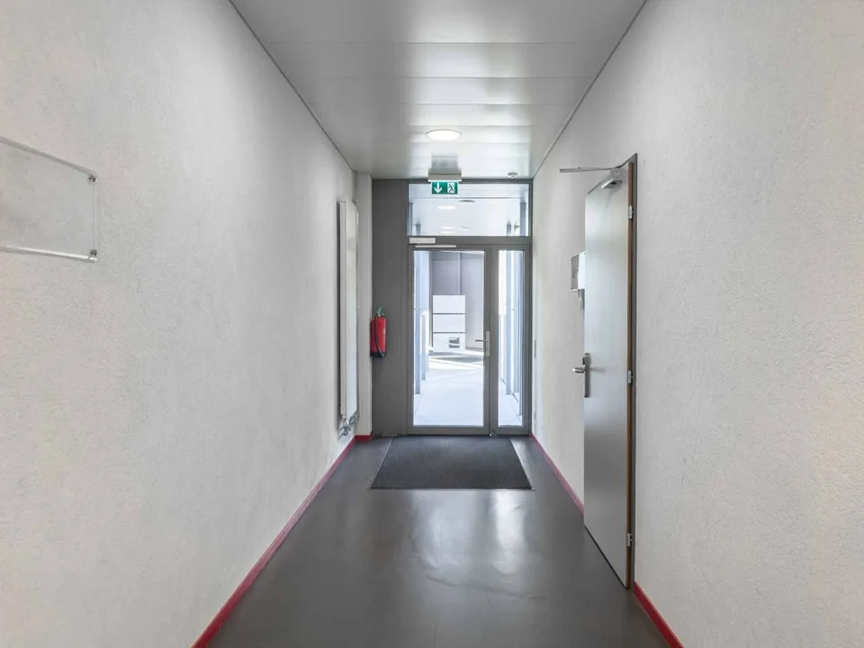 Bureau lumineux de 174m² à Carouge – photo 9 sur 9