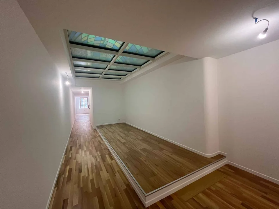BUREAUX DEXCEPTION DE 177 M² - RUE DE LA CROIX-DOR – photo 5 sur 9