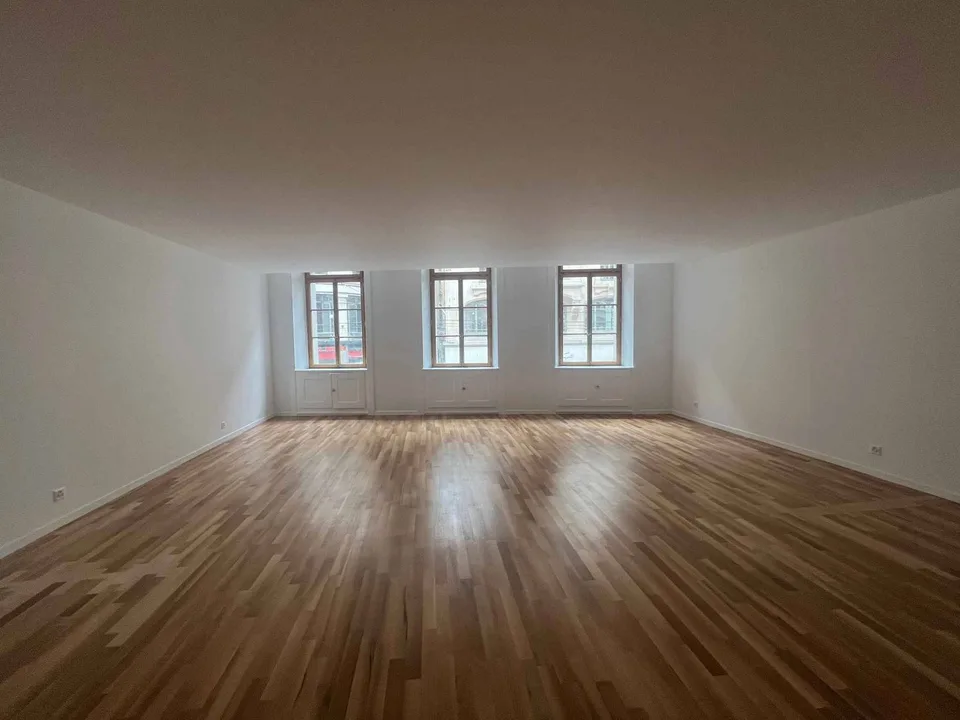 BUREAUX DEXCEPTION DE 177 M² - RUE DE LA CROIX-DOR – photo 7 sur 9