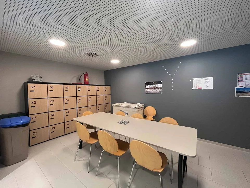 Moderne und helle Büros 620 m² Bahnhof Lancy Bachet – Foto 9 von 13