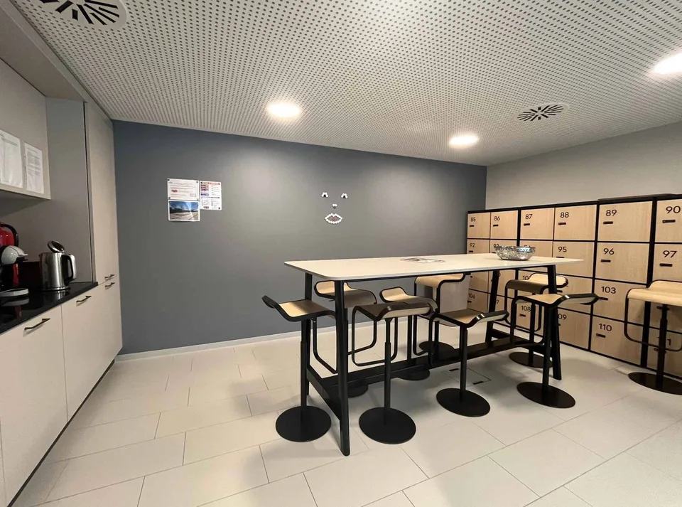 Moderne und helle Büros 620 m² Bahnhof Lancy Bachet – Foto 10 von 13