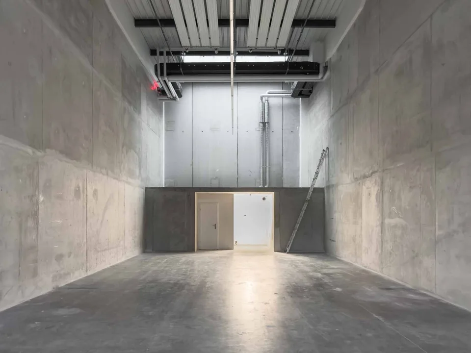 For Sale: 3 Modern Industrial Surfaces in Vernier – photo 6 of 10