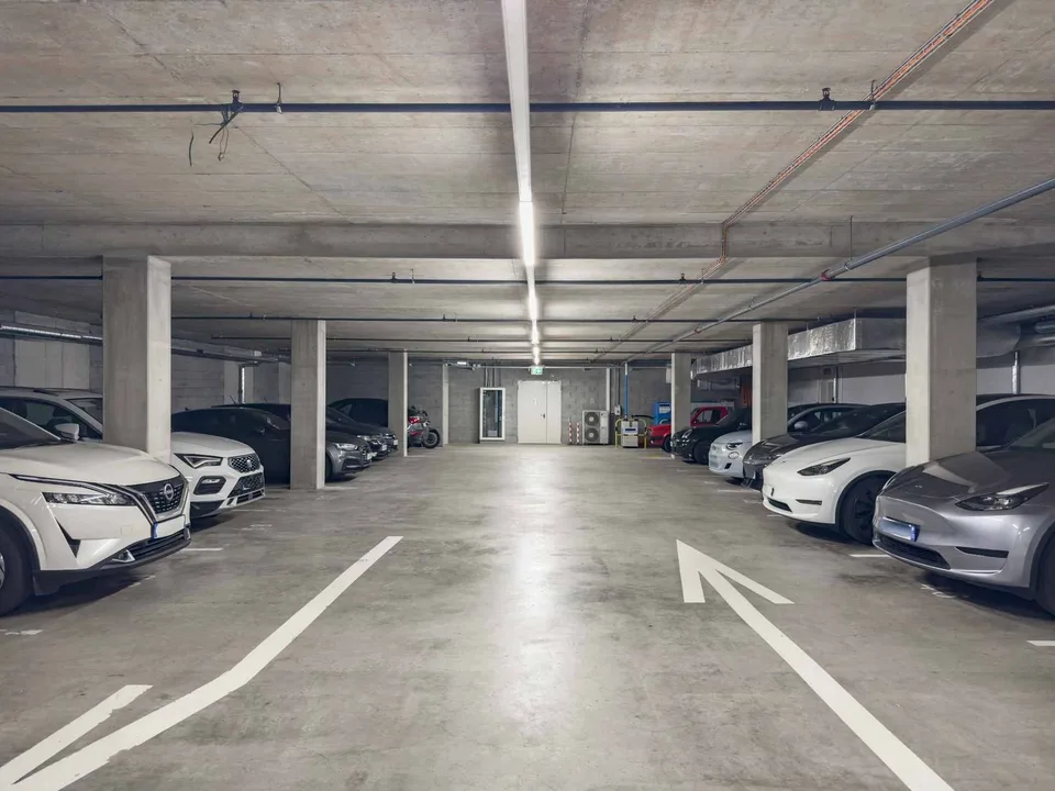 Über 732 m² Büro- und Werkstatflächen in Meyrin – Foto 12 von 12