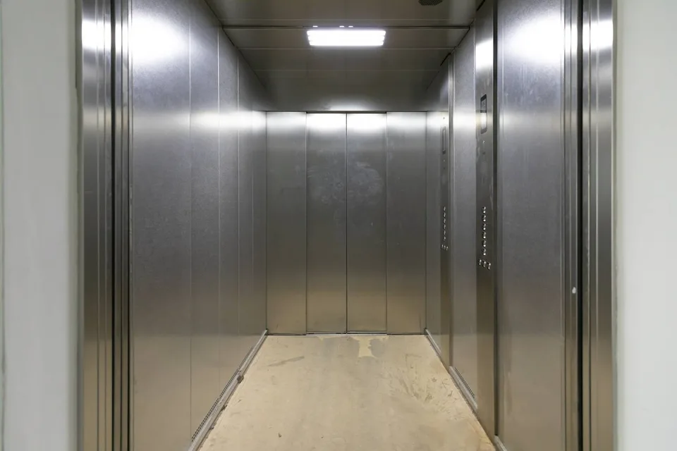 Prächtige Fläche von 500 m2 im 2. Stock eines modernen Gebäudes – Foto 7 von 12