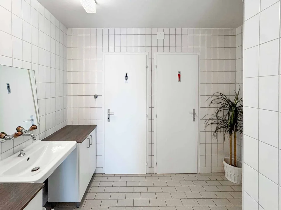 Atelier lumineux de 365 m² à Meyrin – photo 8 sur 11
