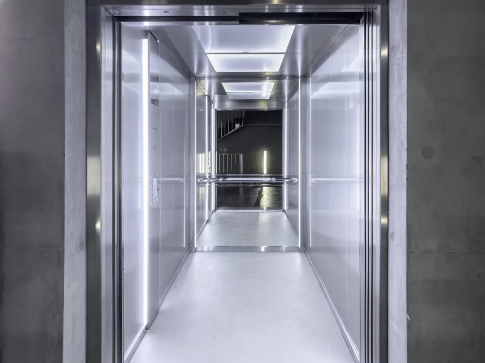 Prächtige Fläche von 300 m2 im 2. Stock eines modernen Gebäudes – Foto 8 von 12