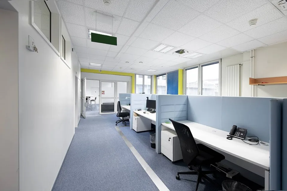 Lokale in der FTI-Zone von ca. 720m2 in Plan-les-Ouates – Foto 3 von 9