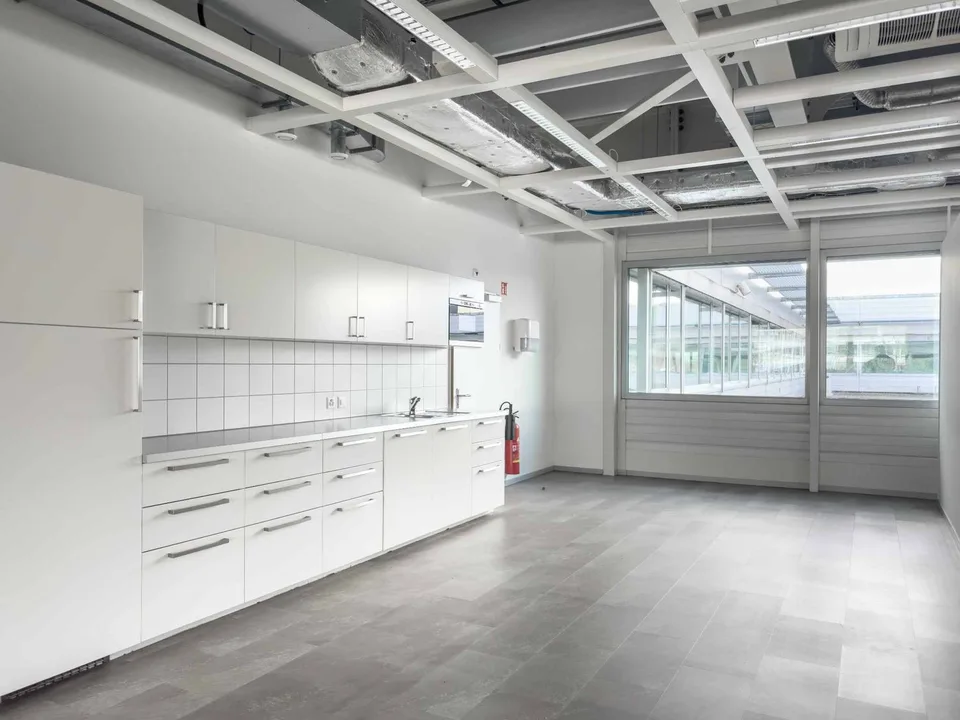 Vernier - Fläche von 1380 m2 im Dachgeschoss - IKEA-Gebäude – Foto 8 von 10