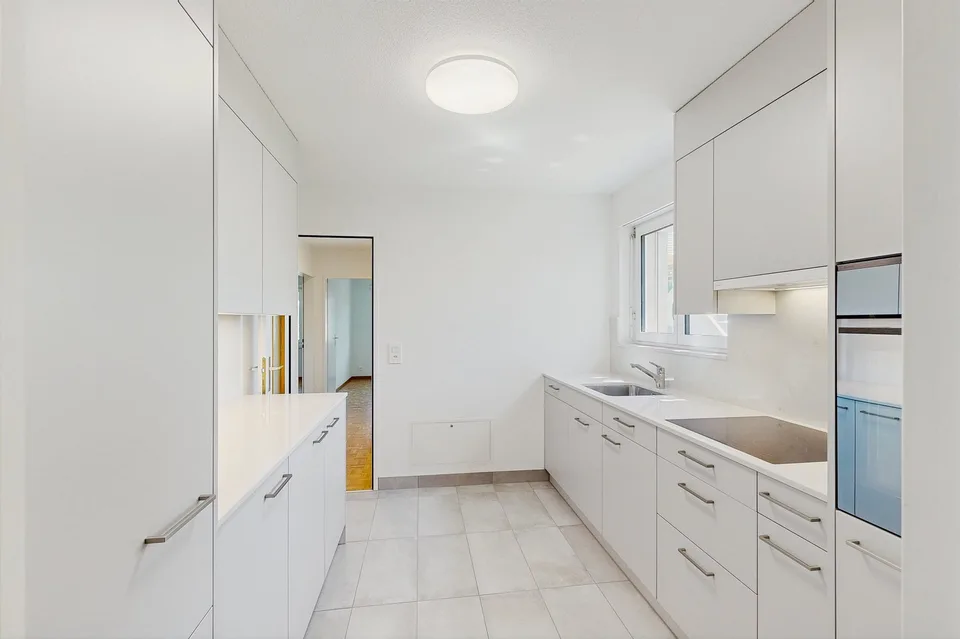 Vivere in modo moderno a Schwerzenbach, frescamente ristrutturato e ottimamente collegato! – foto 2 di 14