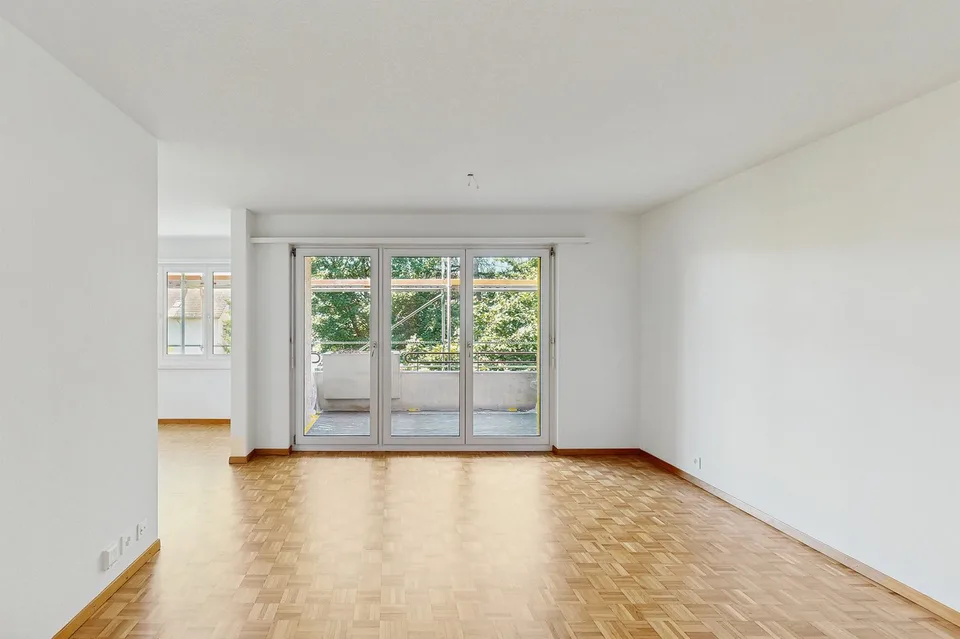 Vivere in modo moderno a Schwerzenbach, frescamente ristrutturato e ottimamente collegato! – foto 4 di 14