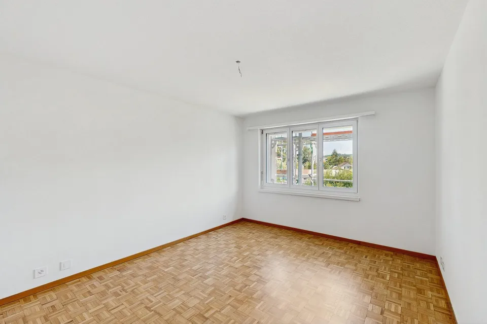Vivere in modo moderno a Schwerzenbach, frescamente ristrutturato e ottimamente collegato! – foto 6 di 14