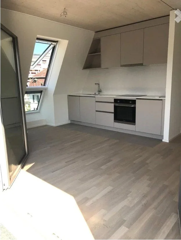 Helles und modernes Studio mit Balkon in Lausanne – Foto 3 von 5