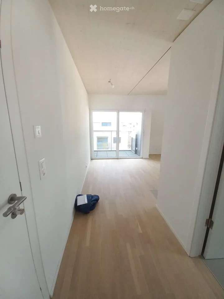 Helles und modernes Studio mit Balkon in Lausanne – Foto 2 von 5