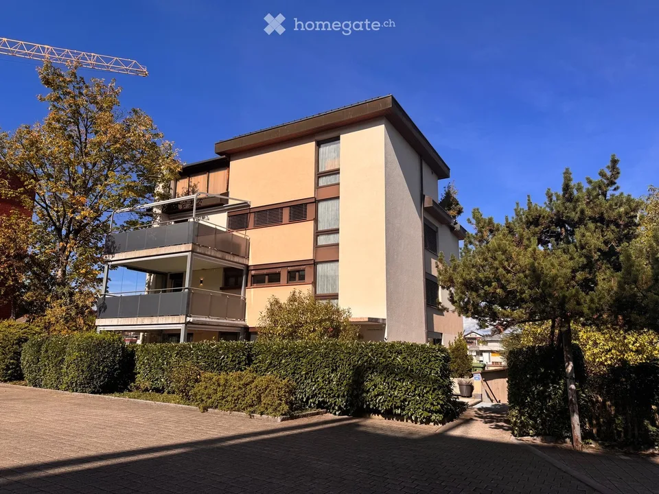 Erstbezug einer umfassend renovierter, zentral gelegener Wohnung in Wollerau – Foto 10 von 10