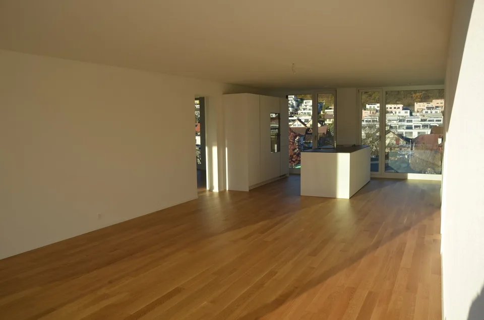 Moderne 4.5-Zimmer-Dachwohnung mit Aussicht in Untersiggenthal – Foto 2 von 8
