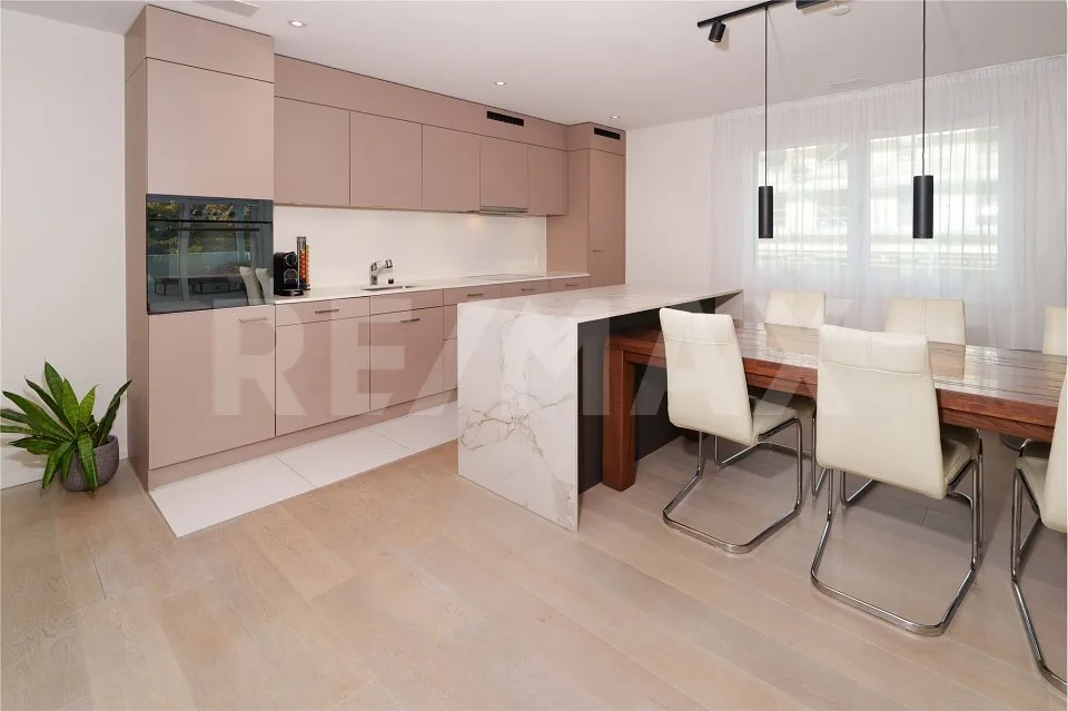 Neuwertige 3.5 Zimmerwohnung mit grossem Balkon – Foto 5 von 9