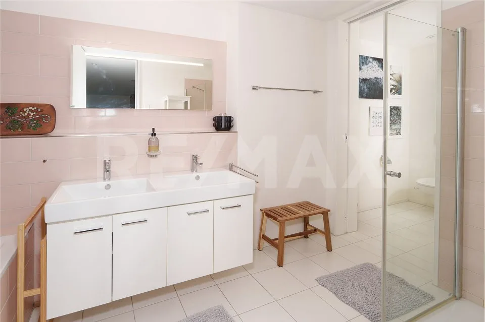 Neuwertige 3.5 Zimmerwohnung mit grossem Balkon – Foto 8 von 9