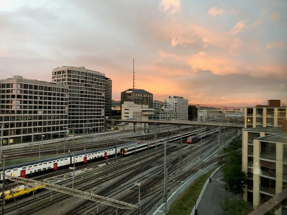Moderne 2.5-Zimmerwohnung F37_703 mit Loggia direkt am Zürich Hauptbahnhof – Foto 6 von 6